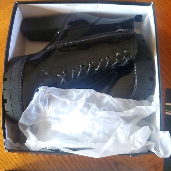 Azalea Wang ASA Patent Black Boots Great for Fall and Winter!! - Picture 9 of 11